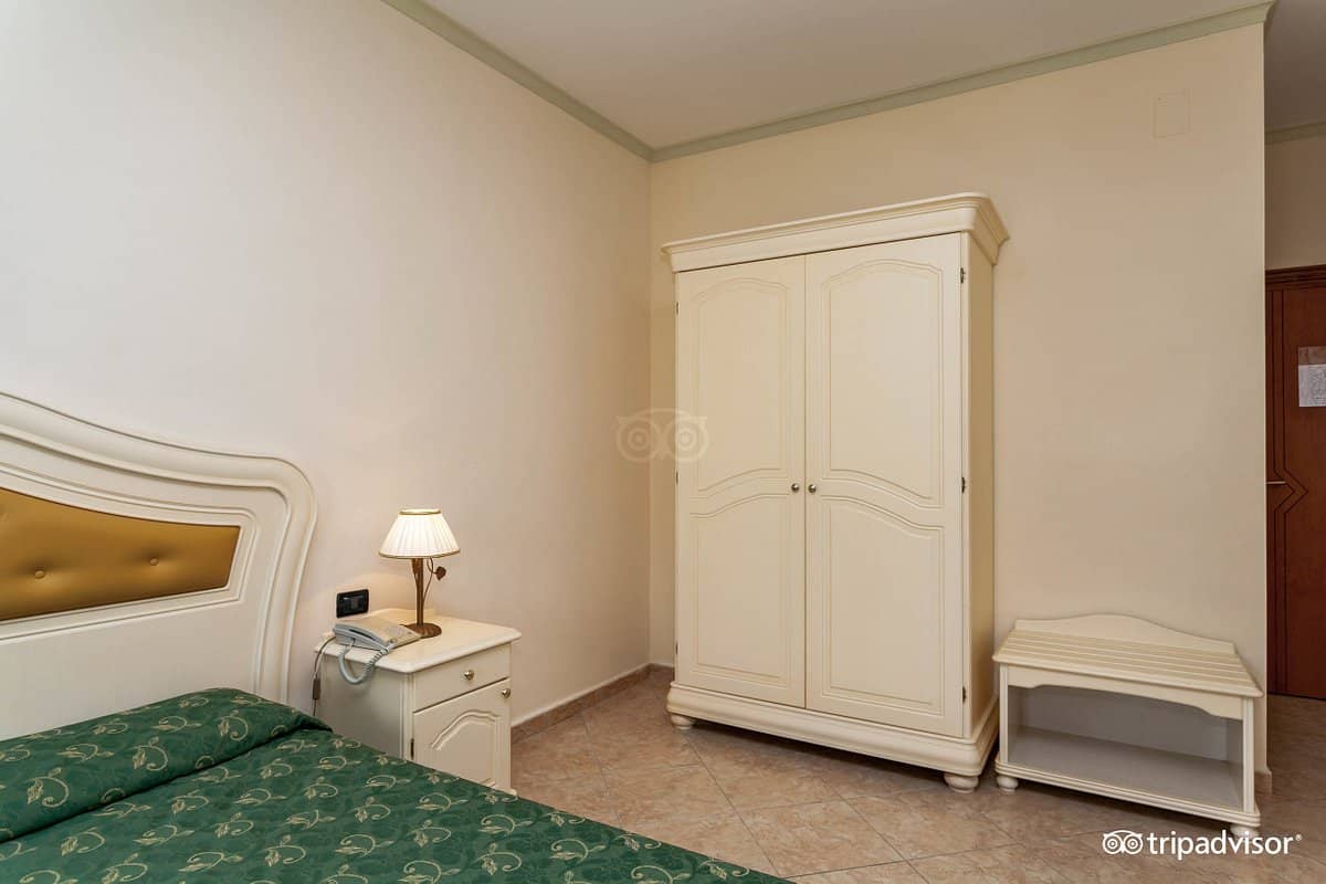 standard-room--v17055534
